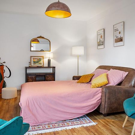 Loft British Au Pied Du Mont ! Lägenhet Pontorson Exteriör bild