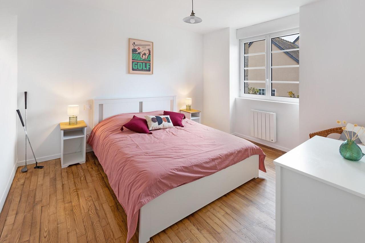Loft British Au Pied Du Mont ! Lägenhet Pontorson Exteriör bild