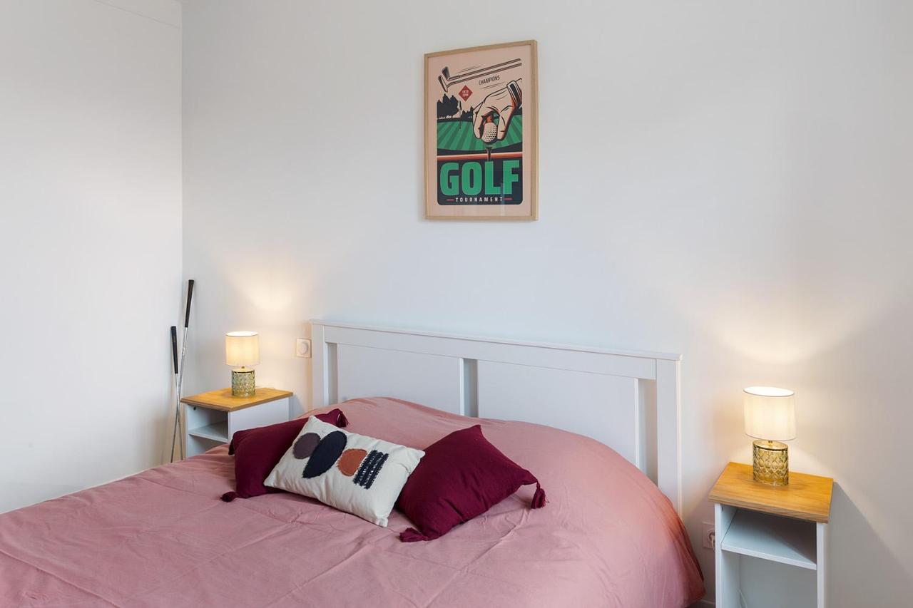 Loft British Au Pied Du Mont ! Lägenhet Pontorson Exteriör bild