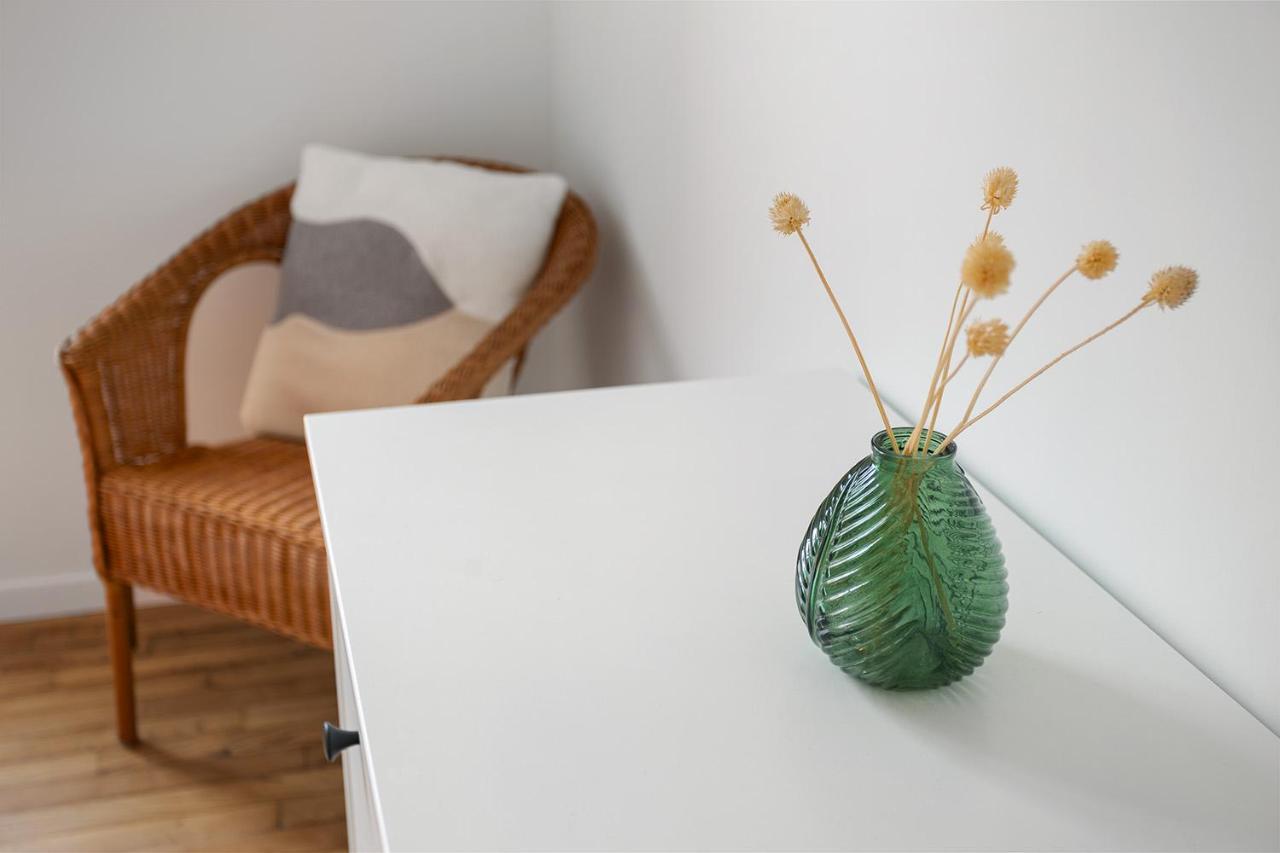 Loft British Au Pied Du Mont ! Lägenhet Pontorson Exteriör bild