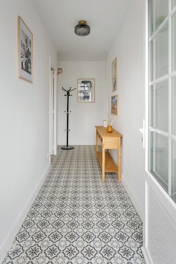 Loft British Au Pied Du Mont ! Lägenhet Pontorson Exteriör bild