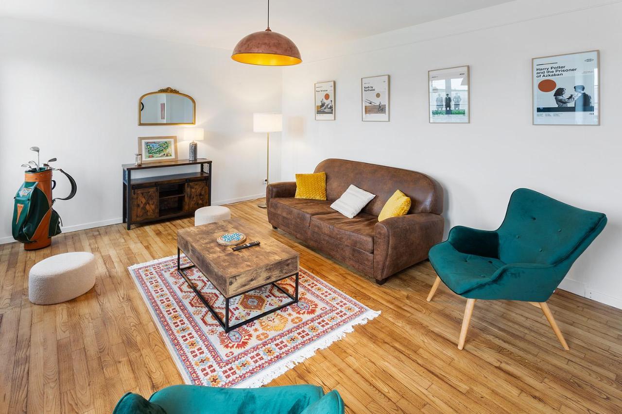 Loft British Au Pied Du Mont ! Lägenhet Pontorson Exteriör bild